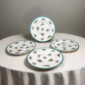 Mikasa Ultima+ Fine China Christmas Wish HK713 Dessert Plates Holly Pine Berries